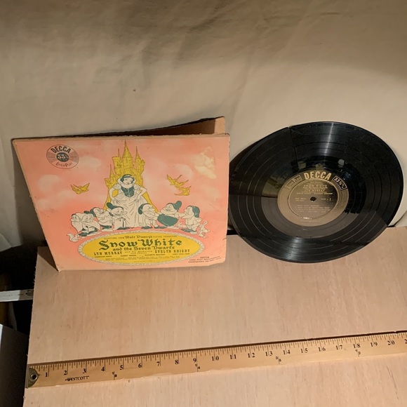 Vintage 40s Snow White & The Seven Dwarfs Decca Vinyl Record Walt Disney defects - Picture 16 of 17